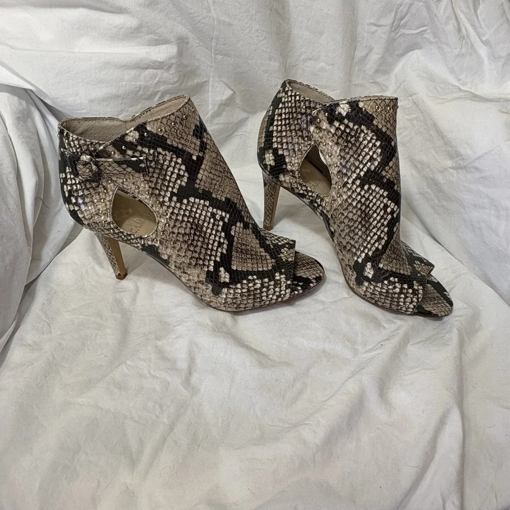 Vince Camuto Campbrel Snake Skin Peep Toe Stiletto Leather Bootie‎ Heels 6.5